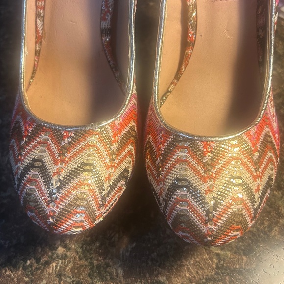 Get your glam on platform shoes by Betsy Johnson - Picture 6 of 6